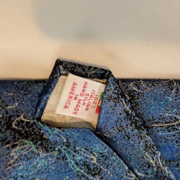 Rubenstein Bros New Orleans 100% Italian Silk Tie - Picture 2 of 4